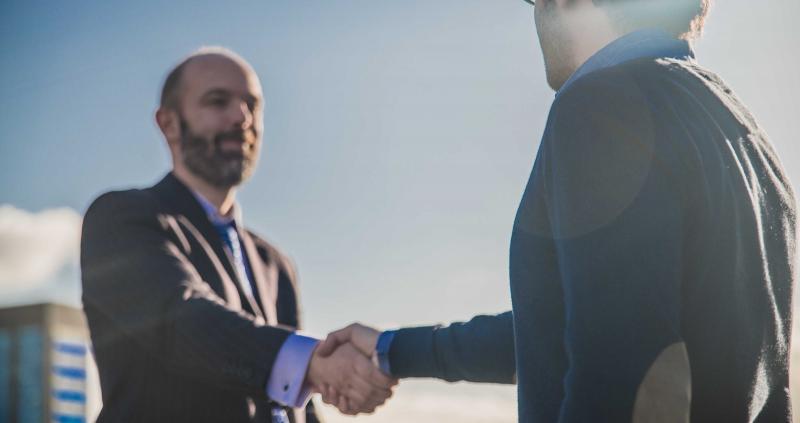 Handshake commercial
